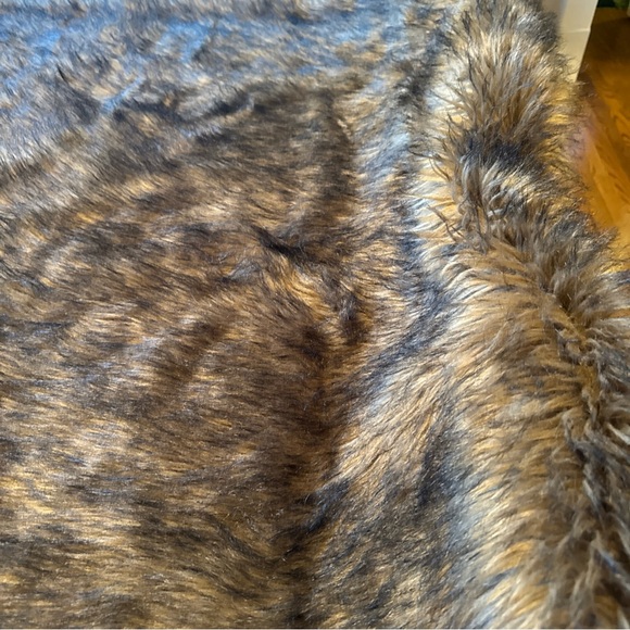 Faux Bear Skin Throw Blanket - 50” x 60” Polyester- Horimote Home - Picture 6 of 6